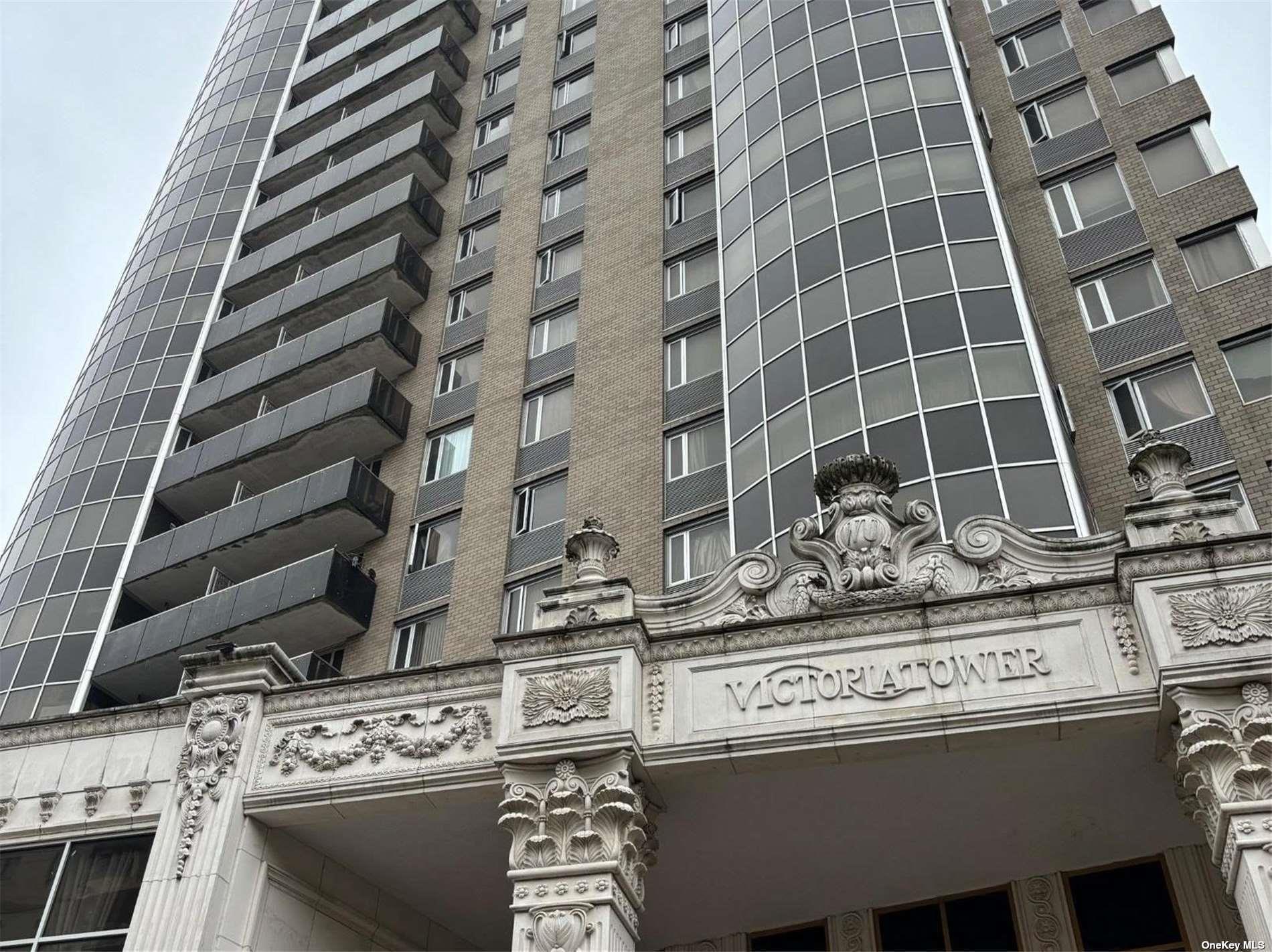 133-38 Sanford Avenue, Unit 9C Queens, NY 11355 - Photo 2 of 9 a close view of stove