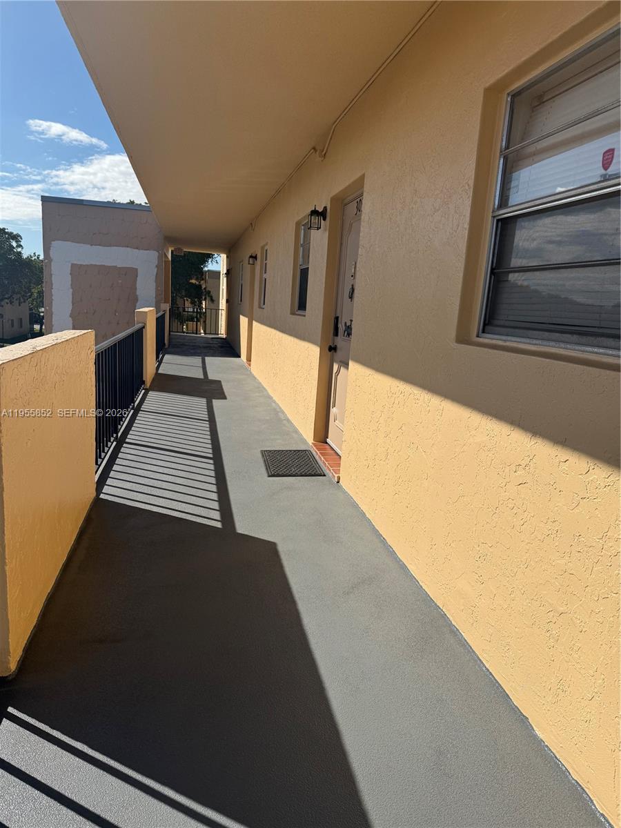 101 Berkley Road, Unit 303 Hollywood, FL 33024 - Photo 11 of 18