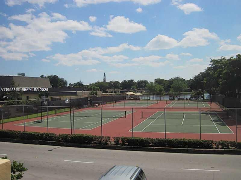 101 Berkley Road, Unit 303 Hollywood, FL 33024 - Photo 17 of 18