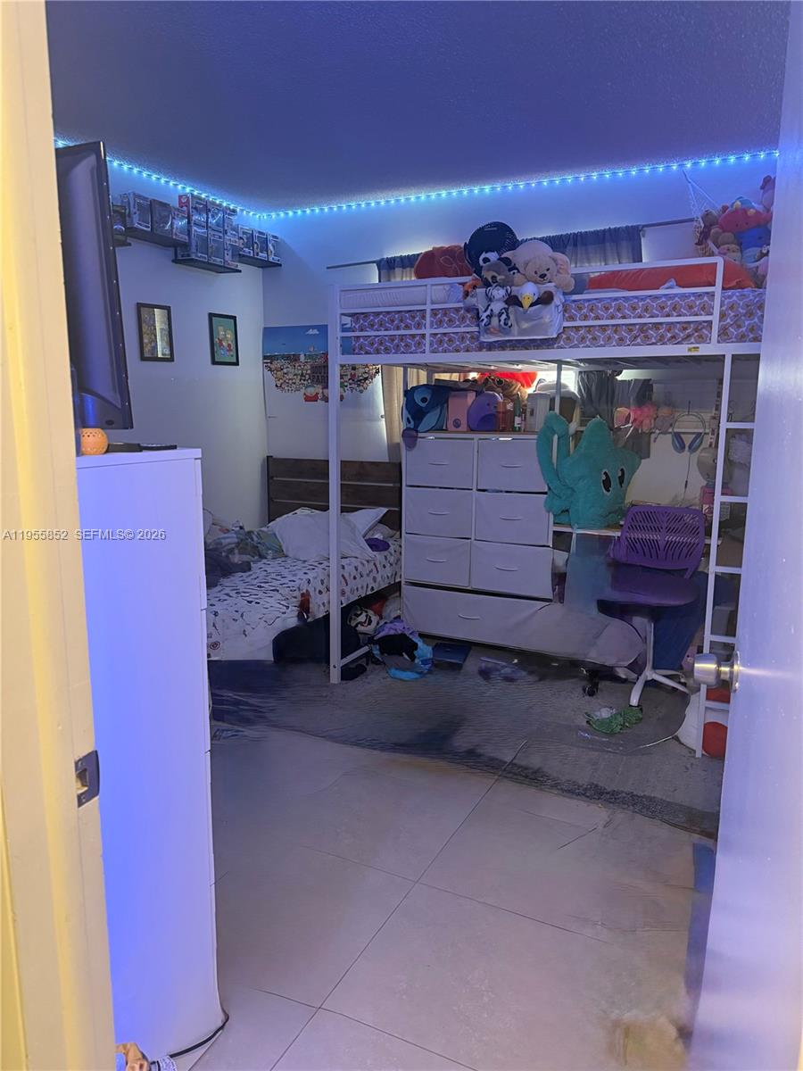 101 Berkley Road, Unit 303 Hollywood, FL 33024 - Photo 5 of 18