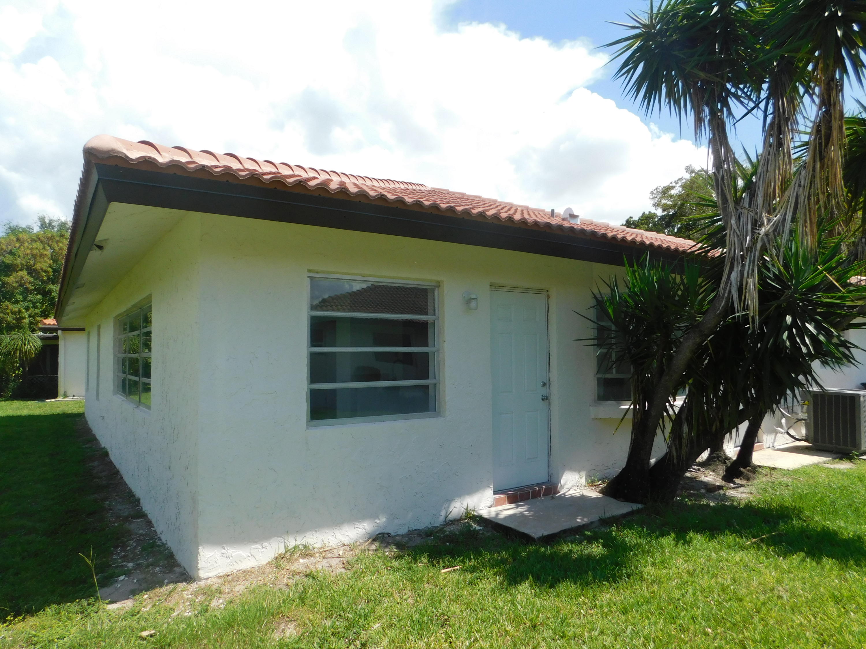 4240 Northwest 3rd Way Boca Raton, FL 33431 - Photo 9 of 54 DSCN1044