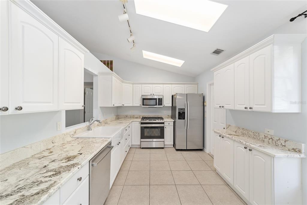 10607 Southwest 55 Place Gainesville, FL 32608 - Photo 5 of 29