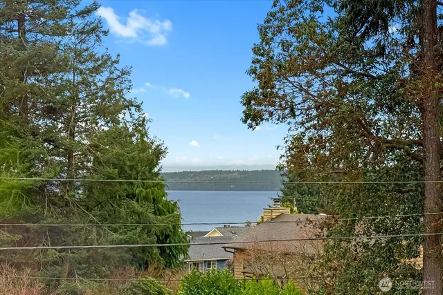 $625,000 | 361 Grandview Avenue, Camano Island, WA 98282