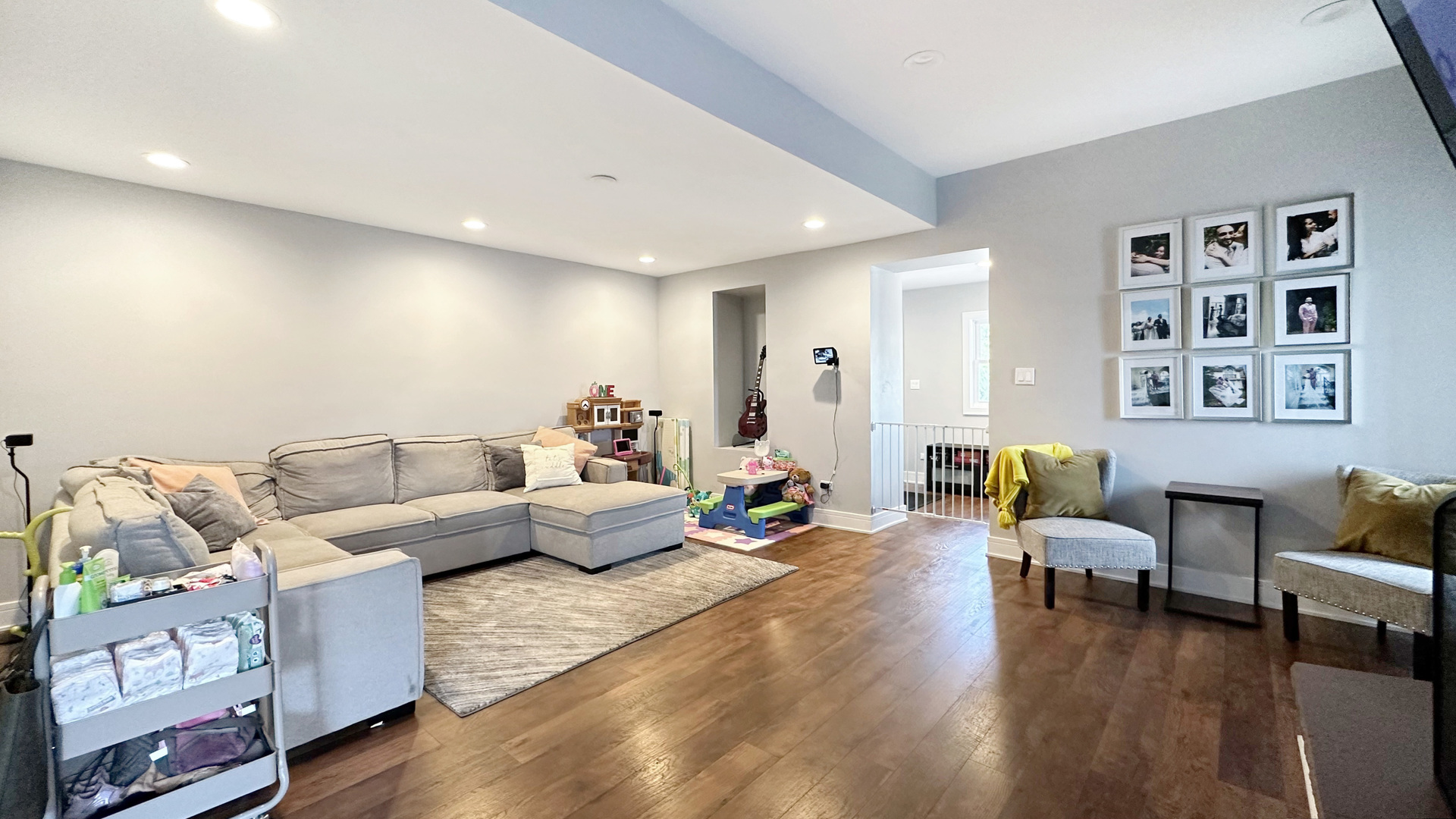 8211 43rd Place Lyons, IL 60534 - Photo 6 of 29 a living room with furniture and wooden floor