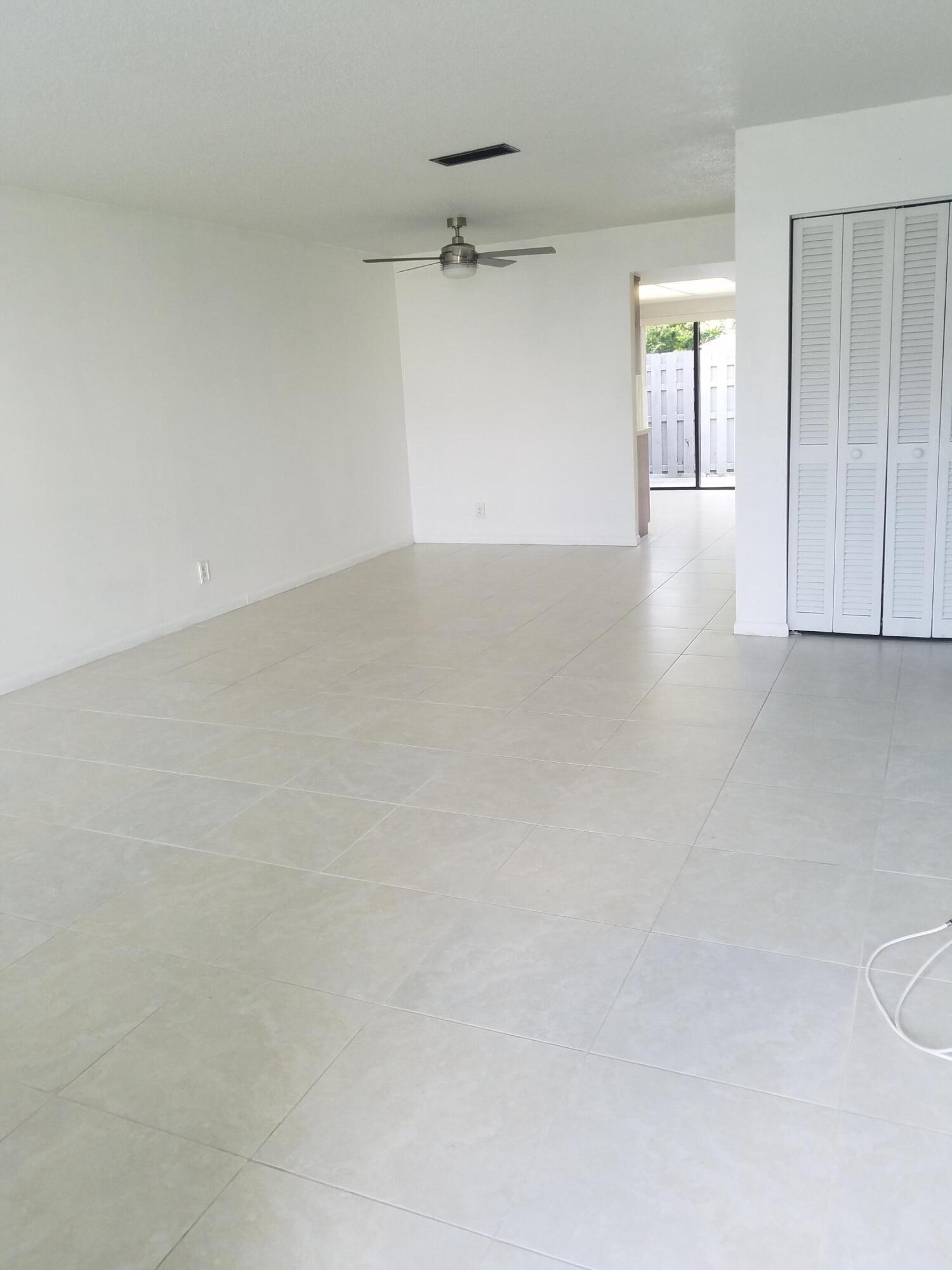 431 Jupiter Lakes Boulevard, Unit 2104B Jupiter, FL 33458 - Photo 4 of 15 Liv-din room 2