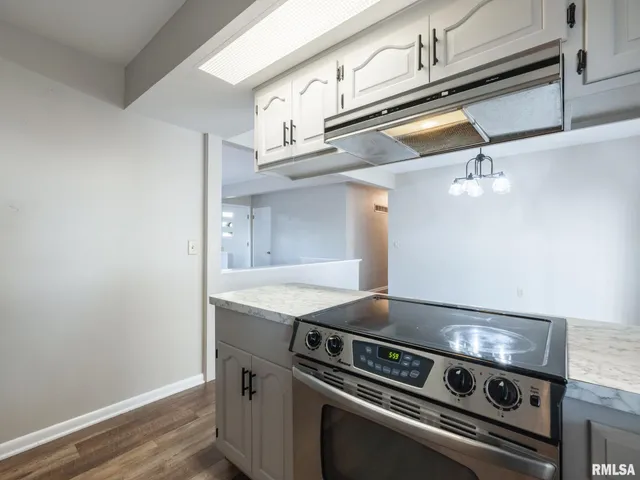 $219,000 | 320 Oakwood Circle, Washington, IL 61571