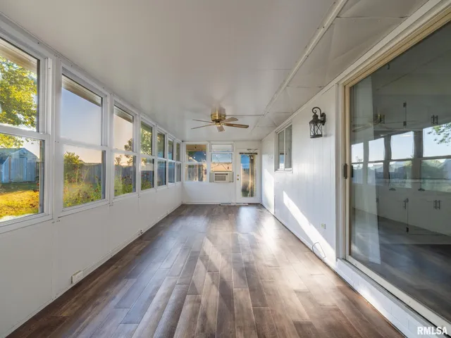 $219,000 | 320 Oakwood Circle, Washington, IL 61571