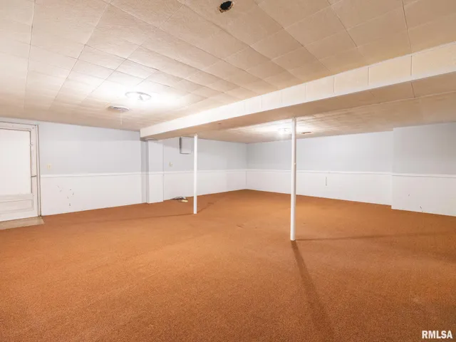 $219,000 | 320 Oakwood Circle, Washington, IL 61571