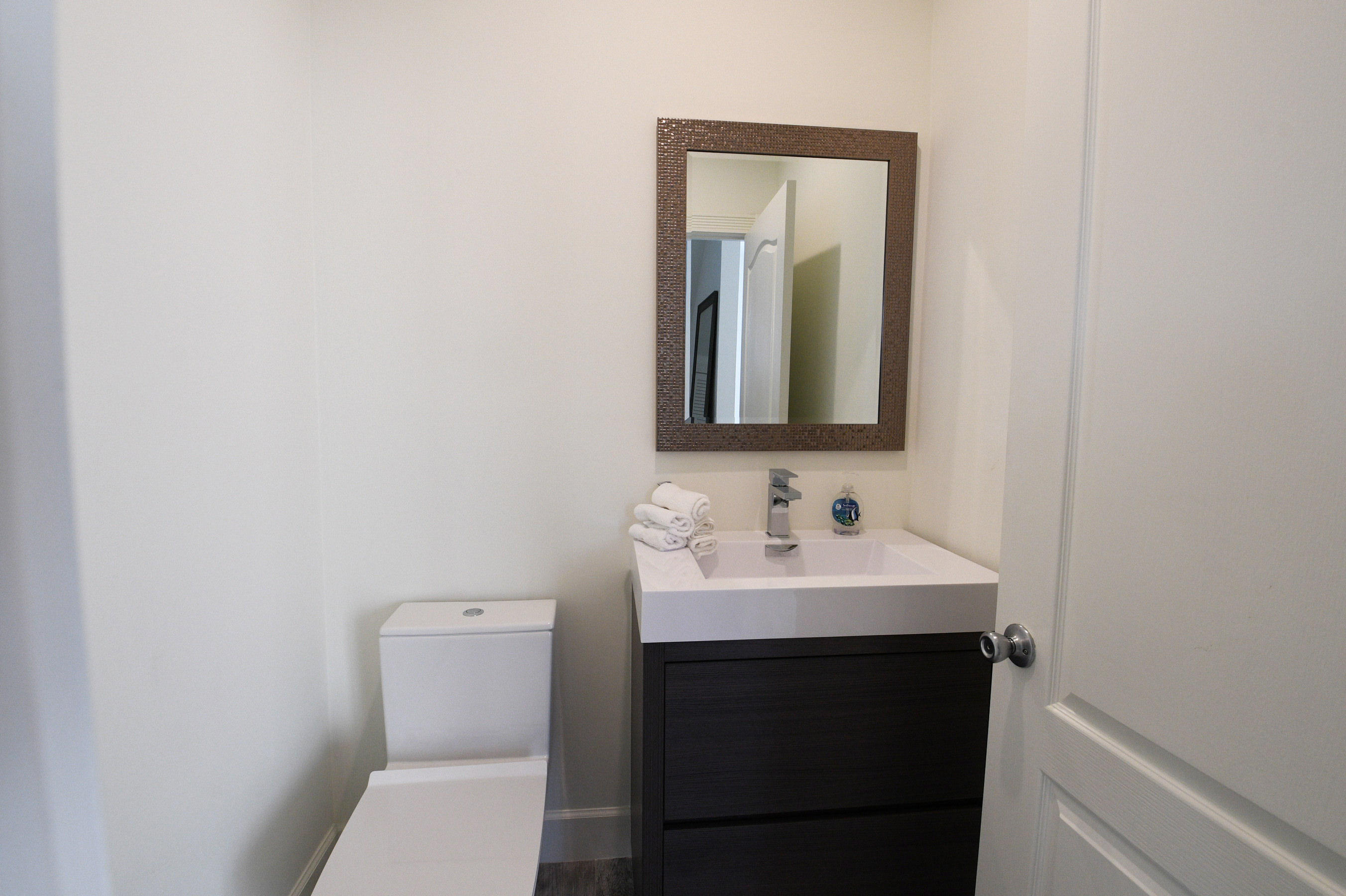 5624 Northwest 39th Avenue Boca Raton, FL 33496 - Photo 8 of 21 Powder Room