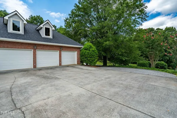 $1,550,000 | 105 Black Thorn Drive, Jonesborough, TN 37659