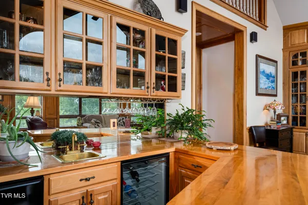 $1,550,000 | 105 Black Thorn Drive, Jonesborough, TN 37659