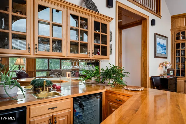 $1,650,000 | 105 Black Thorn Drive, Jonesborough, TN 37659