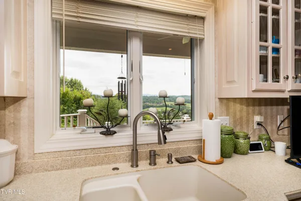 $1,550,000 | 105 Black Thorn Drive, Jonesborough, TN 37659