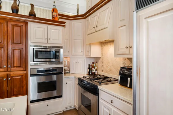 $1,550,000 | 105 Black Thorn Drive, Jonesborough, TN 37659