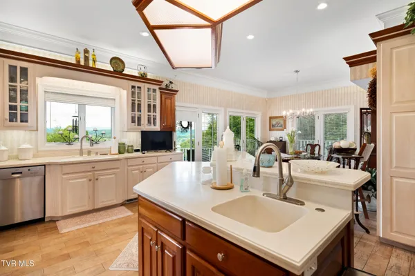 $1,550,000 | 105 Black Thorn Drive, Jonesborough, TN 37659