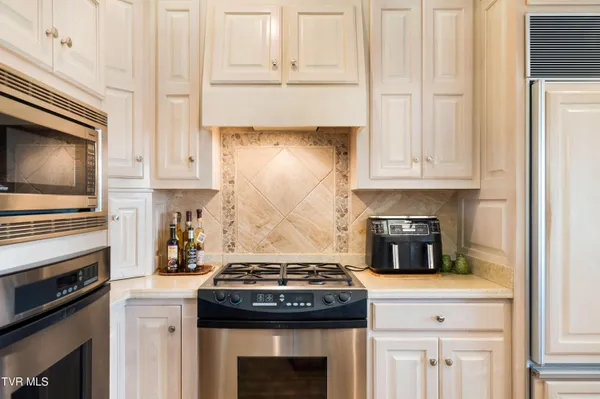 $1,550,000 | 105 Black Thorn Drive, Jonesborough, TN 37659