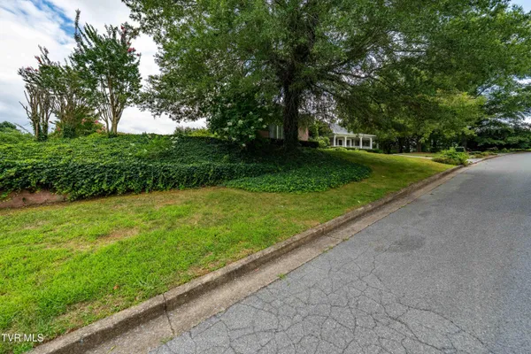 $1,550,000 | 105 Black Thorn Drive, Jonesborough, TN 37659