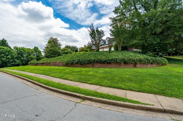 $1,550,000 | 105 Black Thorn Drive, Jonesborough, TN 37659