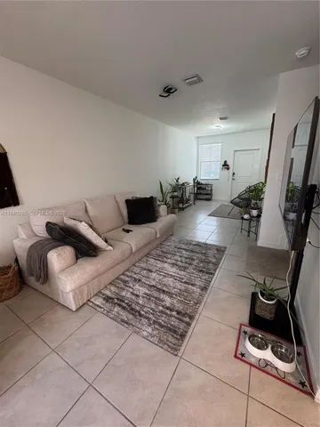 $2,850 | 466 Northeast 12th Street, Florida City, FL 33034