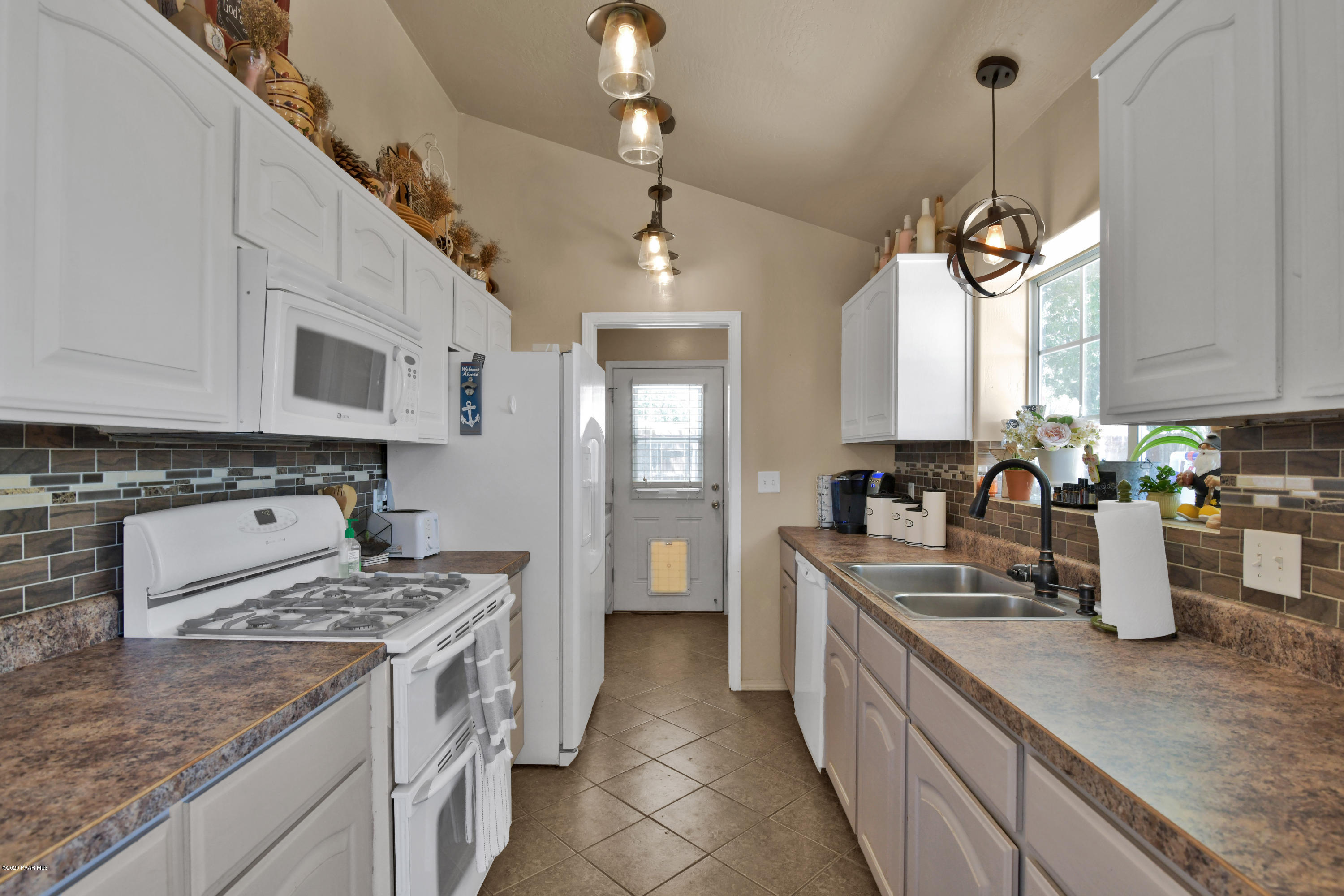 1990 Fox Road Chino Valley, AZ 86323 - Photo 7 of 23 Kitchen