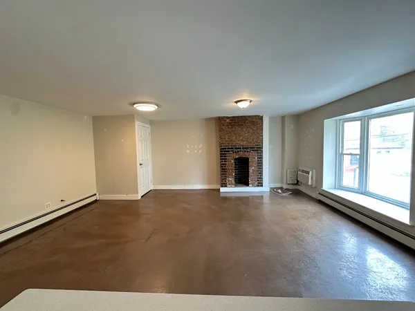$3,650 | 327 Van Brunt Street, Unit 1 | Red Hook