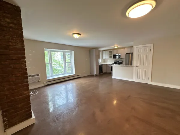 $3,650 | 327 Van Brunt Street, Unit 1 | Red Hook