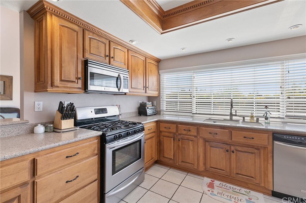 361 Amberwick Lane Brea, CA 92821 - Photo 4 of 25