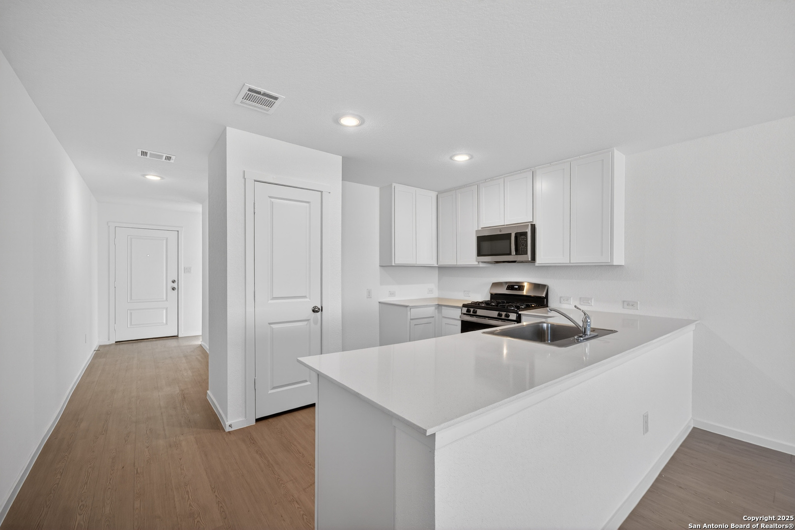 479 Sarah Way Marion, TX 78124 - Photo 10 of 28