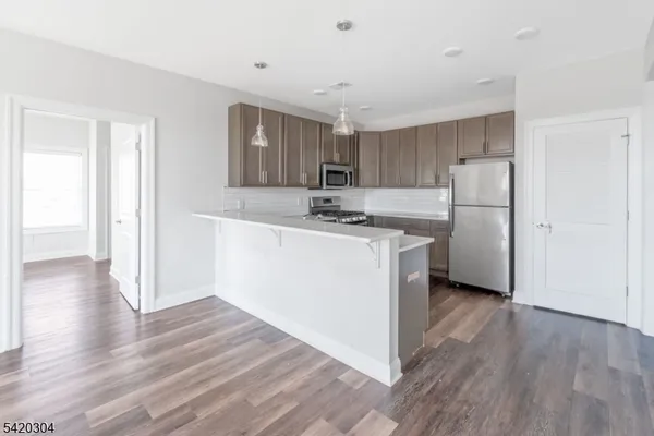 $3,300 | 310 Centennial Avenue, Unit 202, Cranford, NJ 07016