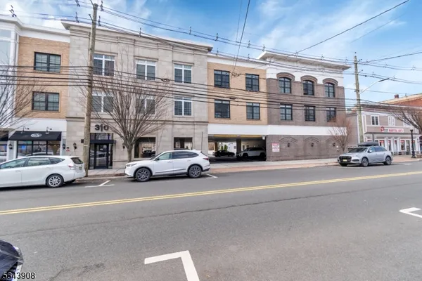 $3,300 | 310 Centennial Avenue, Unit 202, Cranford, NJ 07016