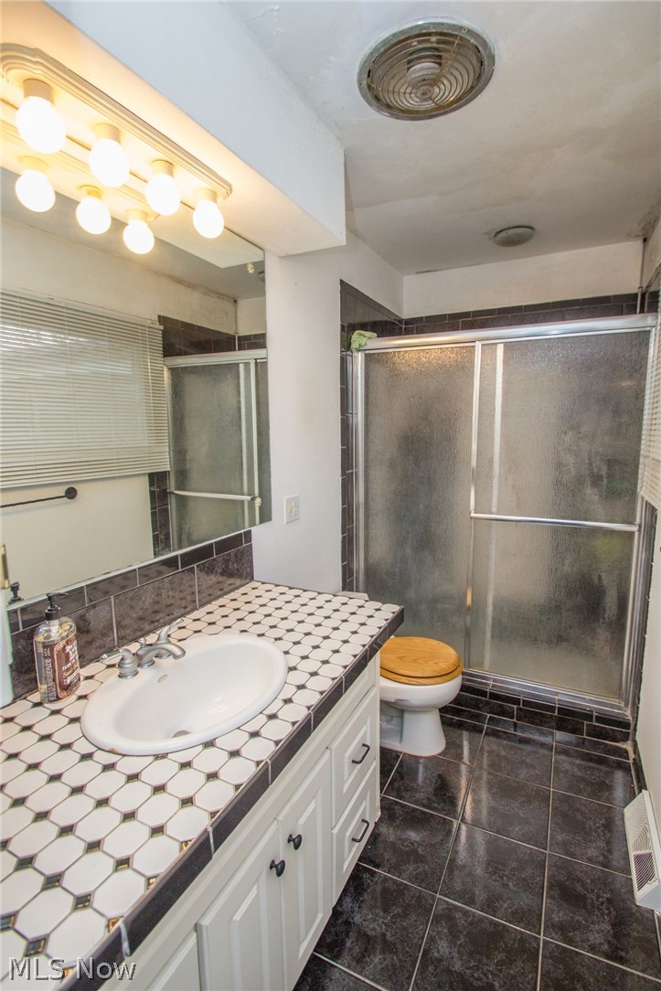 29150 South Woodland Road Pepper Pike, OH 44124 - Photo 14 of 28