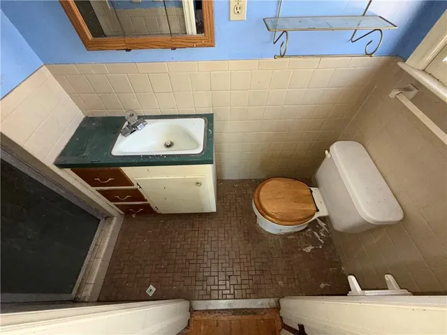 $169,900 | 6518 Sterling Avenue, Raytown, MO 64133