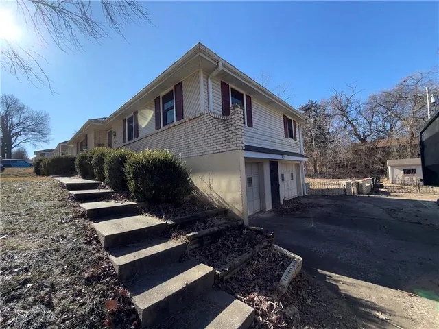 $169,900 | 6518 Sterling Avenue, Raytown, MO 64133