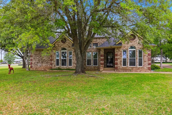 $450,000 | 907 Sherman Avenue, Marble Falls, TX 78654