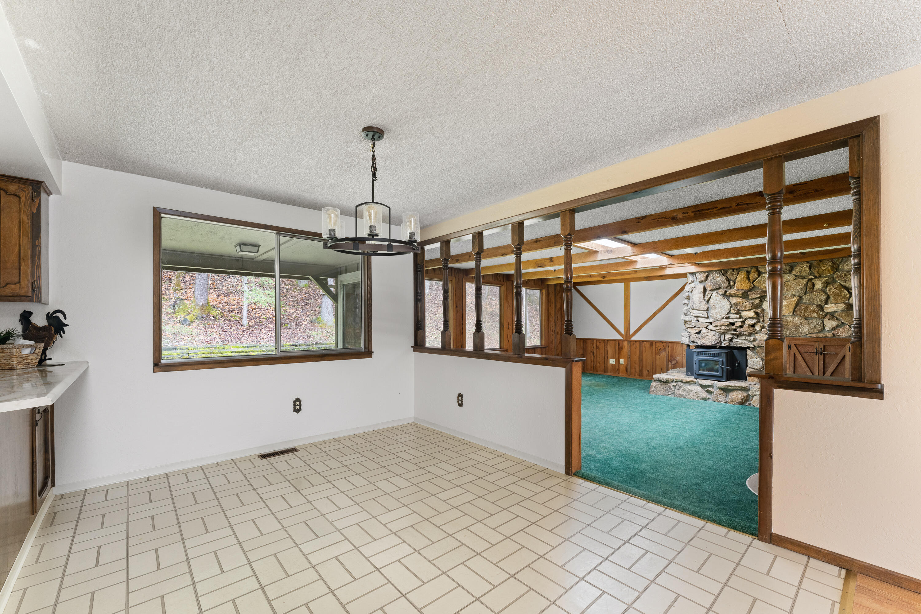 1357 Summit Loop Grants Pass, OR 97527 - Photo 8 of 24 INT (2 of 14)