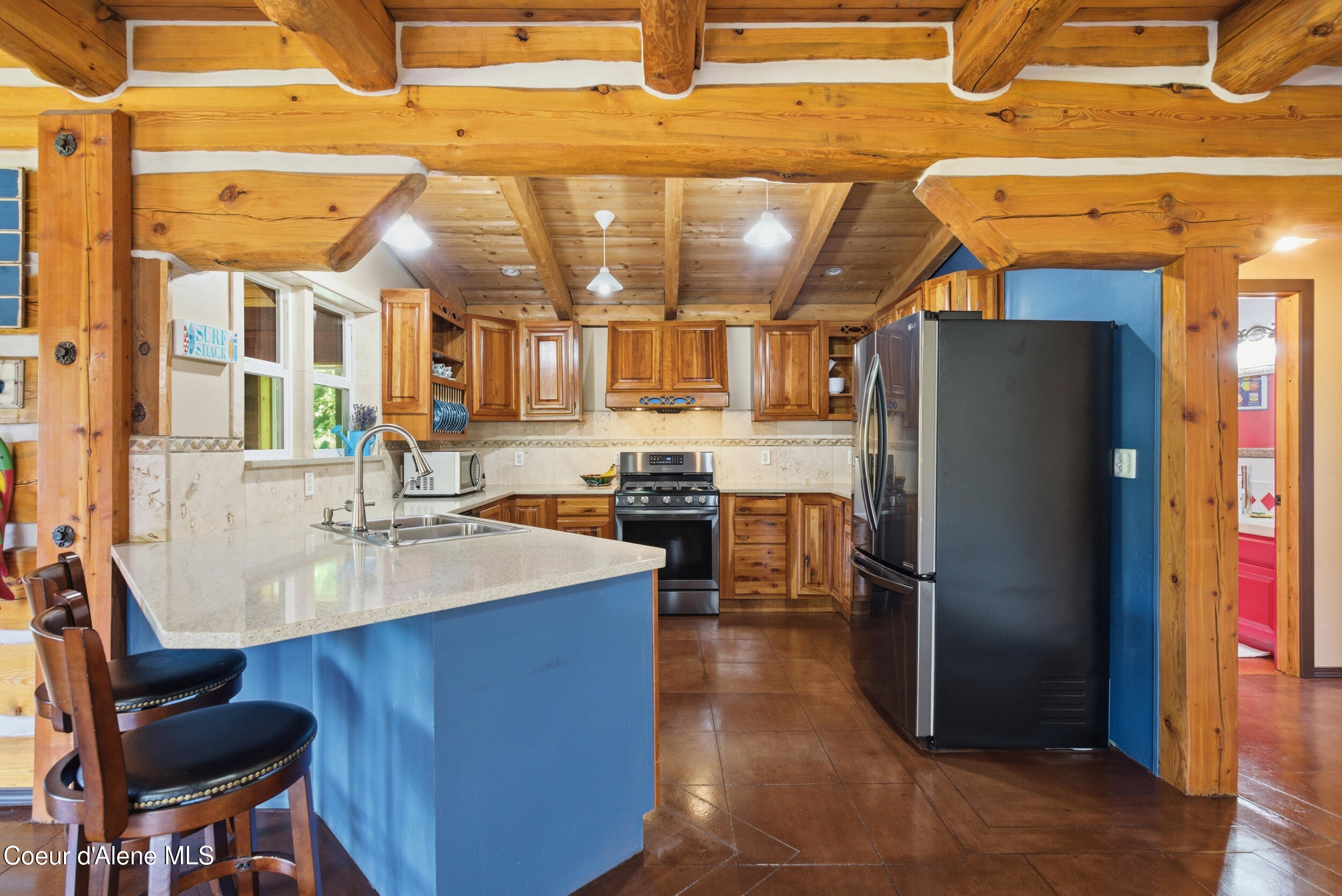 53 Sawtooth Way Sagle, ID 83860 - Photo 19 of 71 Breakfast Bar Seating