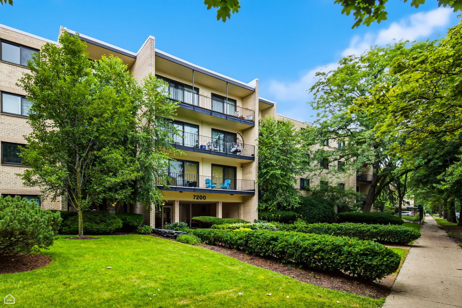 7200 North Ridge Boulevard, Unit 4G Chicago, IL 60645 - Photo 1 of 27 Gallery Image 1