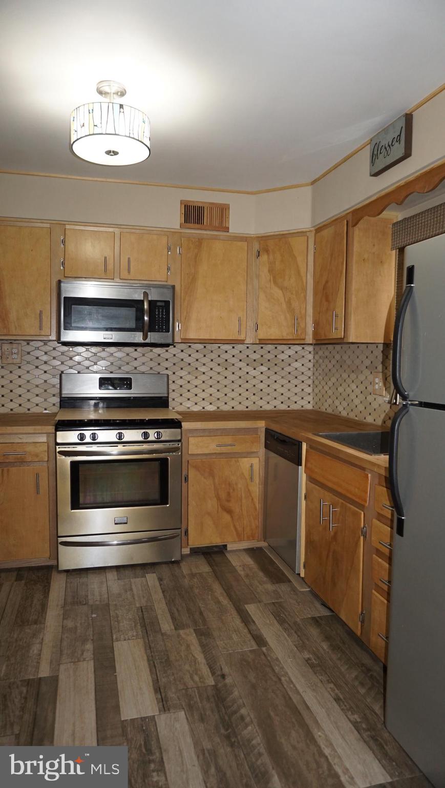 300 Pinehurst Road York, PA 17402 - Photo 4 of 27 Gallery Image 4