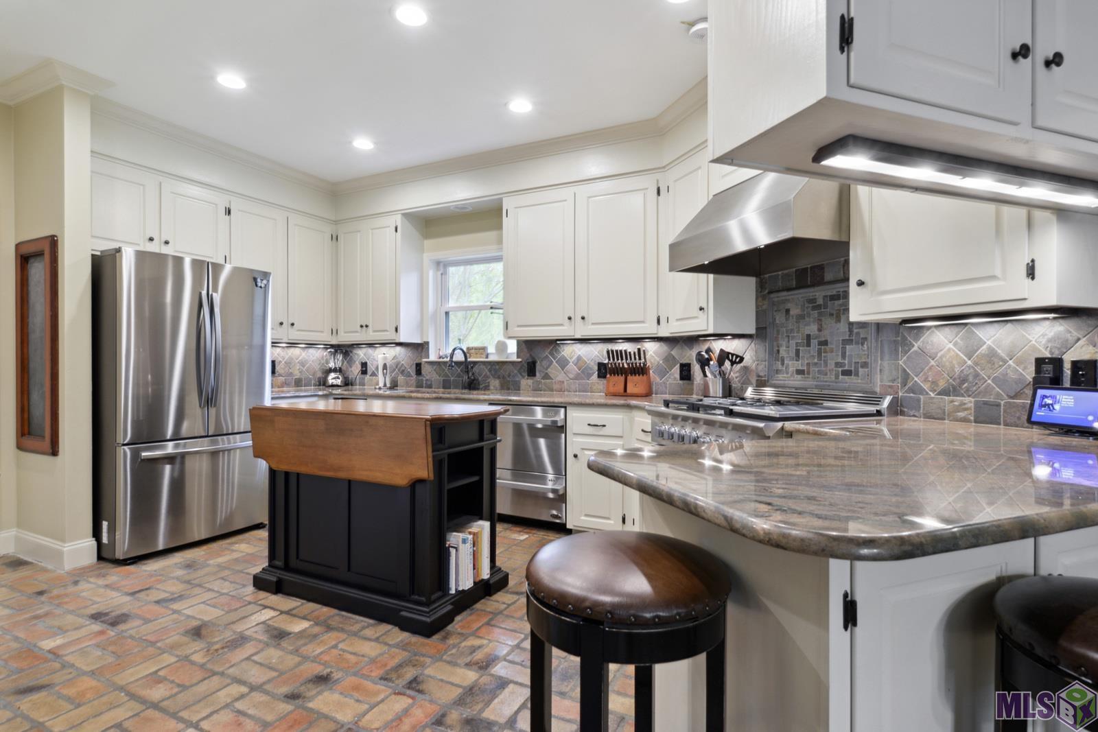 2823 Valcour Aime Avenue Baton Rouge, LA 70820 - Photo 7 of 25