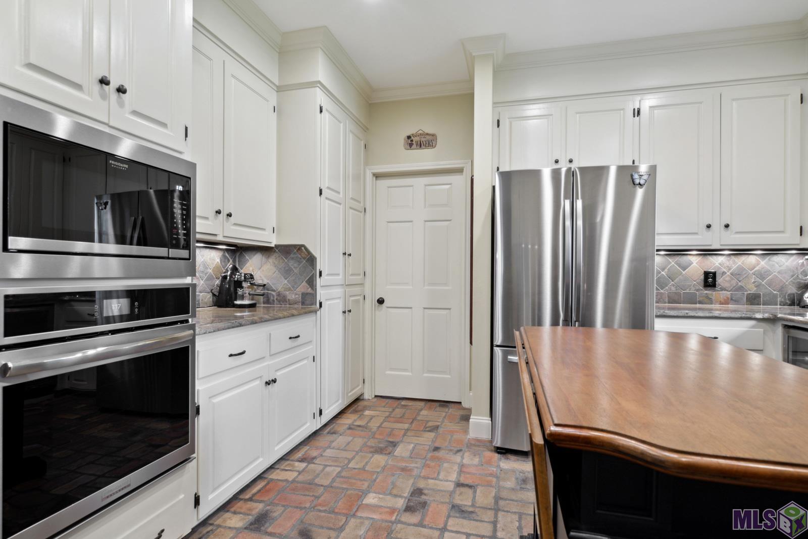 2823 Valcour Aime Avenue Baton Rouge, LA 70820 - Photo 9 of 25