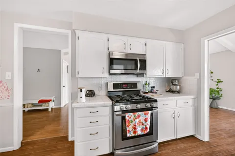 $2,400 | 11902 Oakbrook Drive, Austin, TX 78753