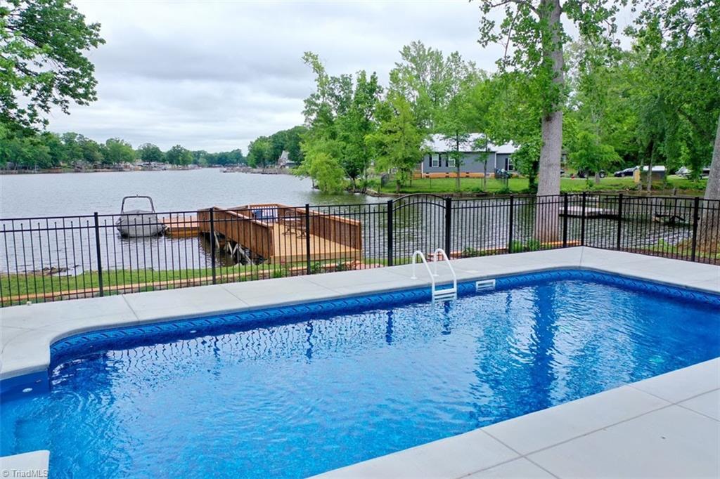 1786 Riverview Road Lexington, NC 27292 - Photo 8 of 50 16 X 32 Salt water pool