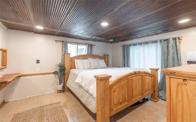 $749,900 | 14980 North Orleans Trail, Stockton, MO 65785