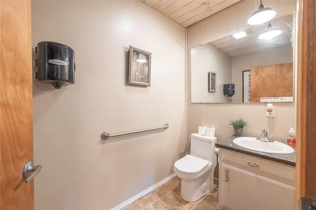 $749,900 | 14980 North Orleans Trail, Stockton, MO 65785