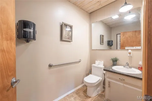 $749,900 | 14980 North Orleans Trail, Stockton, MO 65785