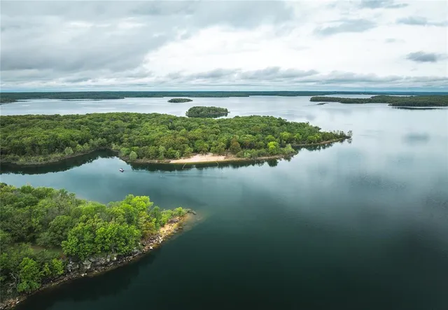 $749,900 | 14980 North Orleans Trail, Stockton, MO 65785