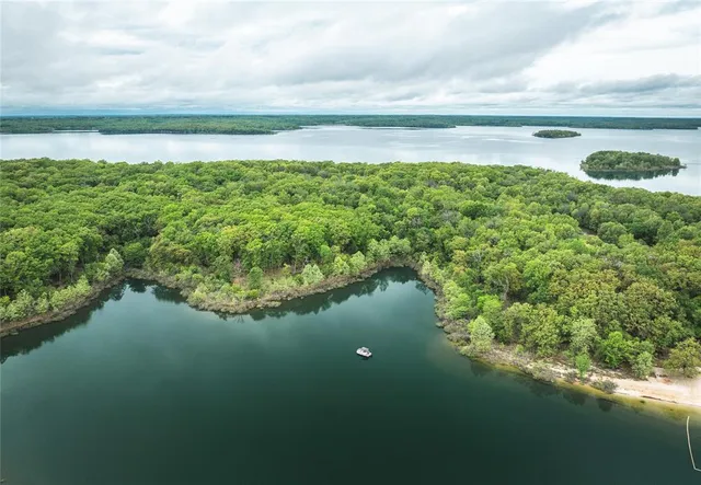 $749,900 | 14980 North Orleans Trail, Stockton, MO 65785