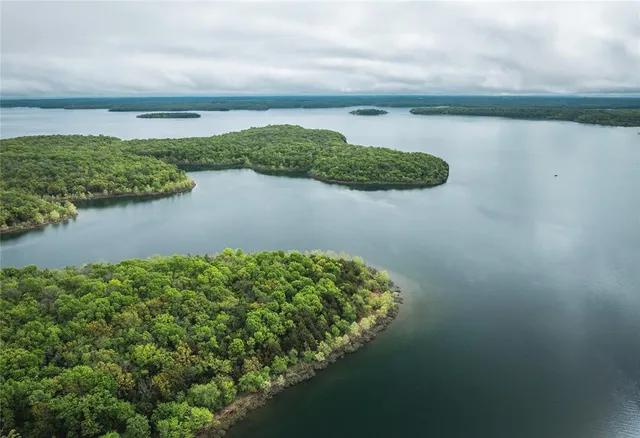 $749,900 | 14980 North Orleans Trail, Stockton, MO 65785