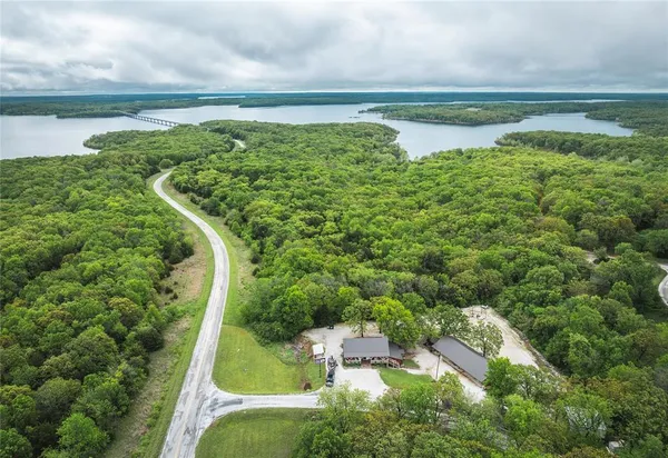 $749,900 | 14980 North Orleans Trail, Stockton, MO 65785