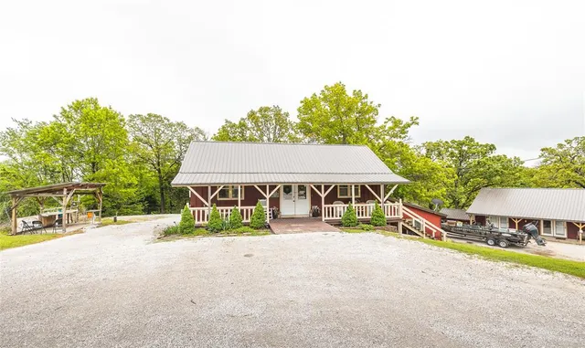 $749,900 | 14980 North Orleans Trail, Stockton, MO 65785